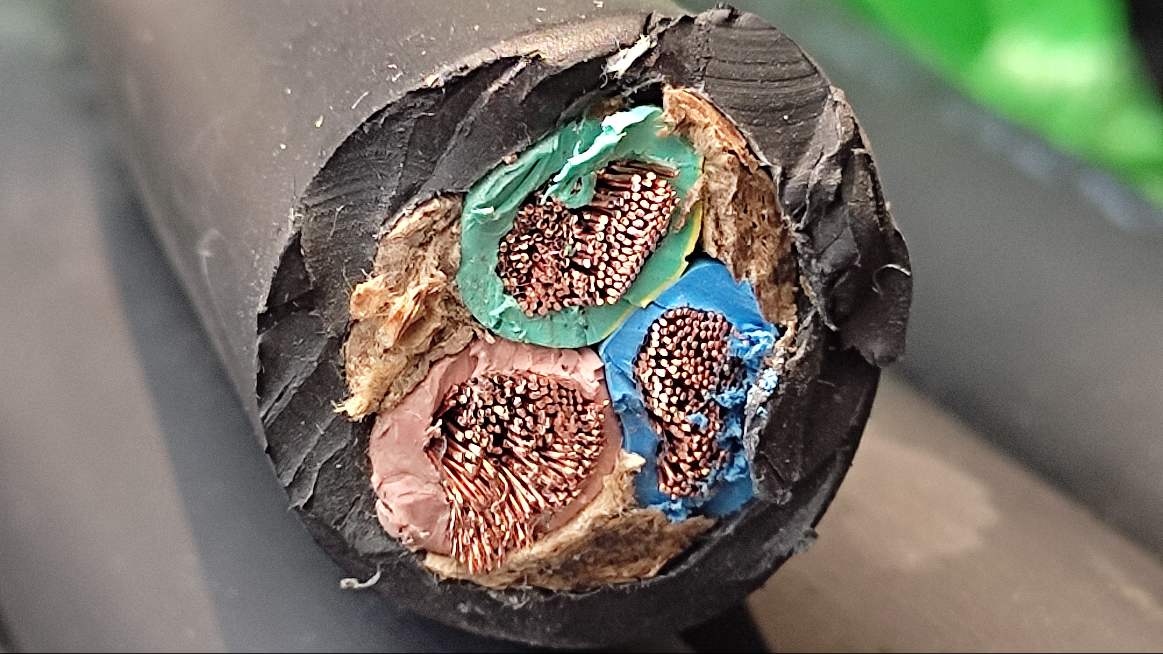 2CT10SQx3C_2.jpg
