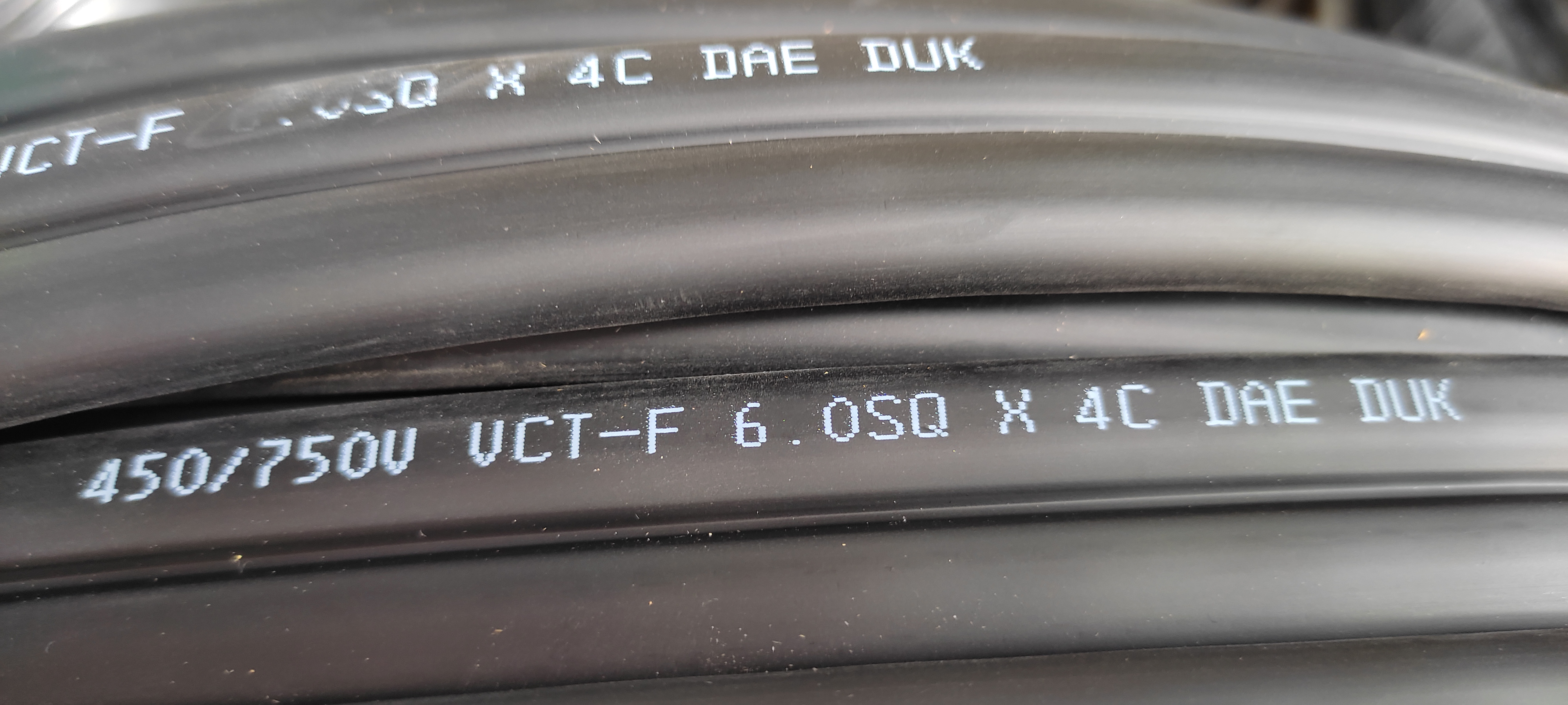 VCT-F6SQx4C_5.jpg