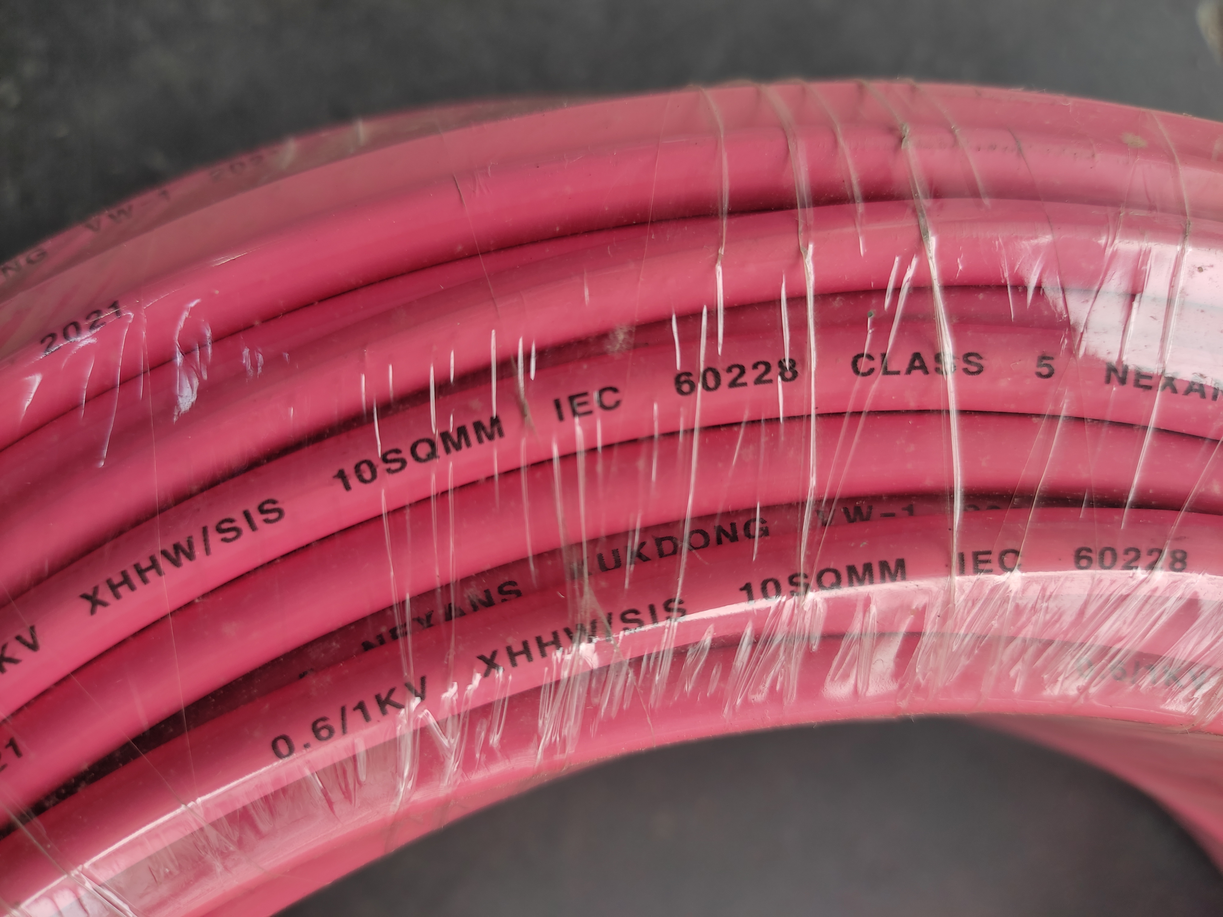 XHHWSiS_10SQ_RED_KD_8.jpg