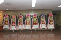연말 행사에 쌀화환으로 받아 어려운 이웃을 돕는 기업 증가