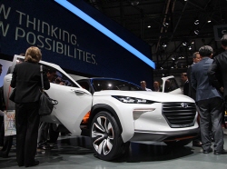 롯데케미칼, 미래형 컨셉카에 탄소 섬유복합재, 친환경 소재공급