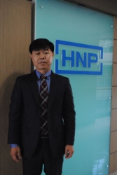 켜켜이 쌓인 노하우로 최첨단 설비 및 시스템 공급, 플라스틱 업계에 감동을 전한다. HNP인터프라(주)