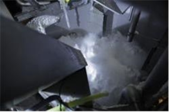 폼의 대규모 성형 기술