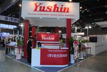 유신코리아, KOPLAS 2015서 취출로봇 기술력 뽐내