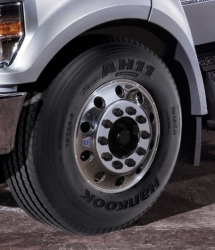 포드 상용트럭에 신차용 타이어 공급