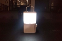 전기 이용이 어려운 사람들을 위한 염수 램프