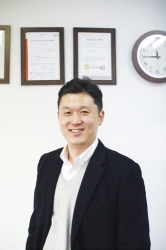 국내 블로우 몰딩 머신의 전동화를 이끈 (주)인터메카트로닉스