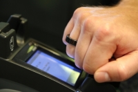 인피니언의 보안 칩, 세계 최초 NFC 결제 반지에 채택