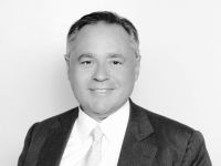 러셀 레이놀즈 어소시에이츠, 마크 드 레이리츠 영입