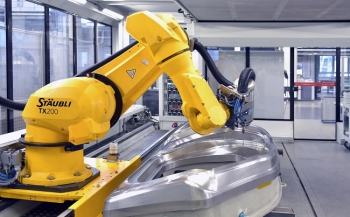 Audi 공장에 적용되는 스토브리 로봇