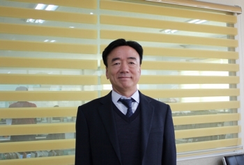 사출 현장의 생산성을 높이는 미코명진의 금형교환장치