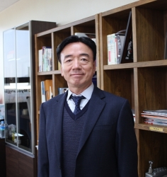 금형교환장치로 사출 현장의 생산성을 높이는 미코명진