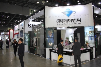 [SIMTOS 2018] 케이엠씨(KMC), 초고속 정밀 가공을 위한 걸작 'UPM 시리즈' 선보여