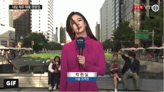 생방송중 커플의 만행.gif