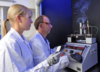 랑세스, 비적인계 난연성 플라스틱 신소재 선보여