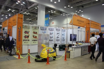 [BUTECH 2019] 이타코리아, 이동식 로봇랩핑기 선보여