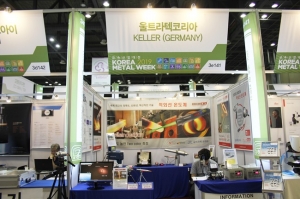 [금속산업대전 2019] 울트라텍코리아, 최대 3,000℃까지 측정 가능한 적외선 온도계 전시