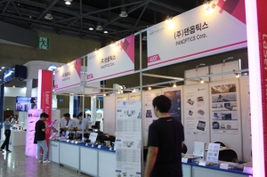 [나노코리아 2019] (주)팬옵틱스, 레이저와 관련 부품 선보여 고객의 이목을 집중!