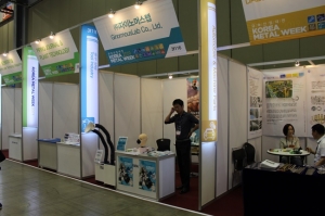 [2019 금속산업대전] (주)자이노머스랩, 국소배기장치와 마스크형 공기청정기 선보여 주목