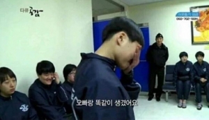 여군이 머리 깎고 눈물 쏟은 이유