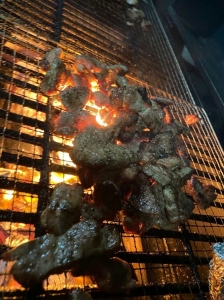 불타서 폭발하는 빌딩