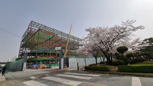 LG화학, 첨단소재 인력 대규모 채용