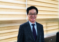 현대전기기계공업의 플라스틱 사출 신공법, 고광택 제품 사출 새지평 연다