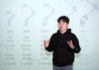 유니버설 로봇 코리아, 기자간담회 개최하고 가반중량 30키로그램의 5세대 로봇 UR30 국내 공개