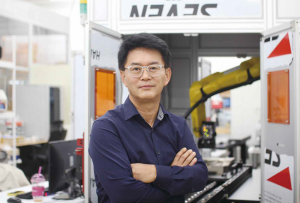 [Field Report] (주)큐알에스, 차양막 없는 레이저 3D비전 환경 제안 - 뉴스 썸네일 이미지