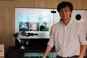 [인터뷰] (주)엑스와이지, 카페 로봇을 넘어 공존형 AI 로봇에 도전하다