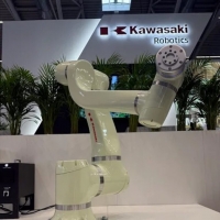가와사키 (Kawasaki Robotics), 새로운 코봇 및 로봇 용접 셀 공개