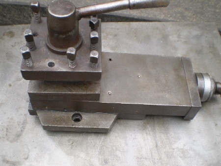 선반 공구대 / 이송대