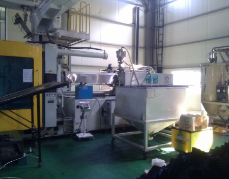 동신850ton사출기