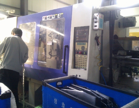 진화470ton사출기