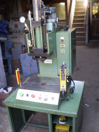 탁상유압프레스