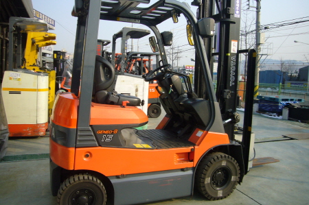 중고전동지게차 7FB-15