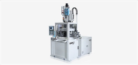 수직 사출성형기