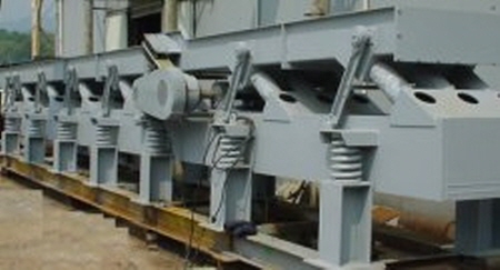 VIBRATING   CONVEYOR