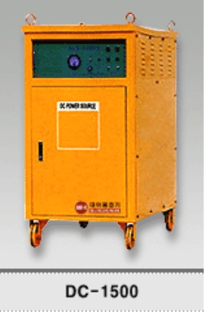 서브머지드 용접기 및 케리지