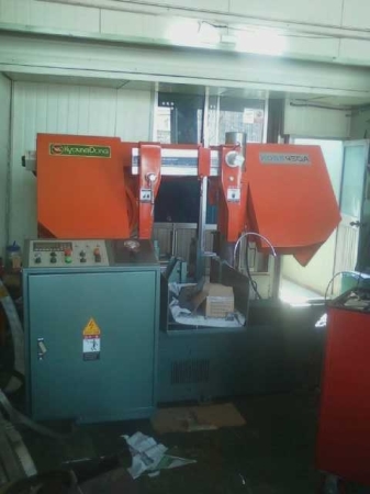 Band Sawing M/C