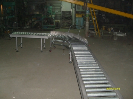 ROLLER CONVEYOR