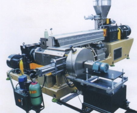 Twin Screw Extruder