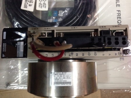 SGMCS-02B3C11 야스카와 서보모터
