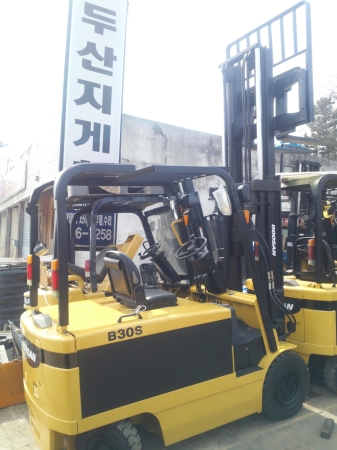 두산 전동지게차