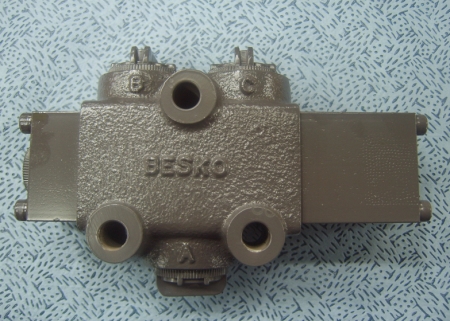 SELECTOR VALVE