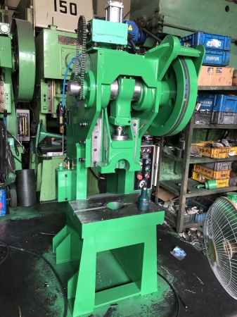 크랭크 프레스 (철판 프레스)