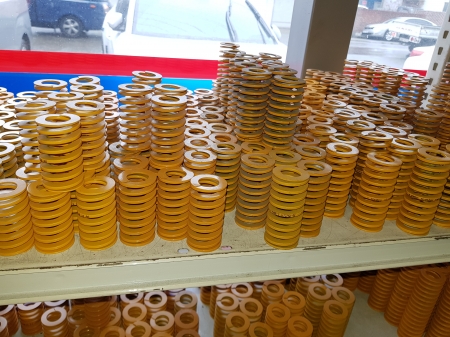 금형스프링노랑