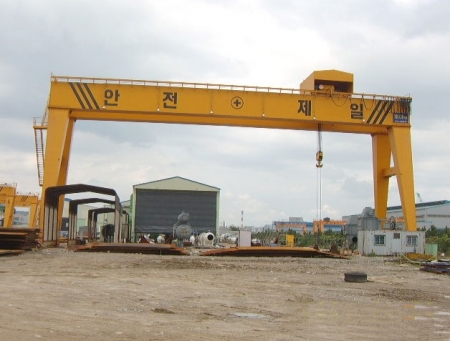 GANTRY CRANE