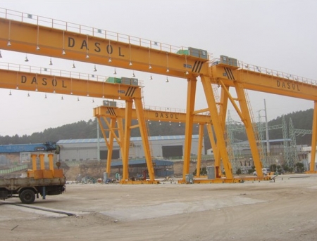 GANTRY CRANE