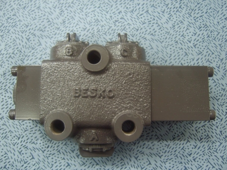 SELECTOR VALVE